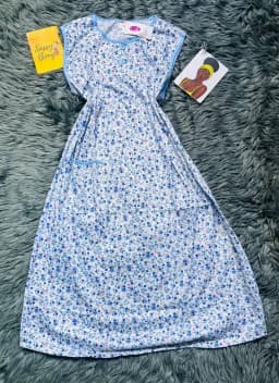 Maternity gown